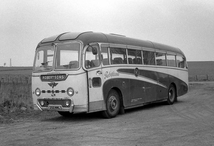  AEC Reliance MU3RV Duple Britannia (C43F) 1958 года  (UK) (фото 1 из 2)